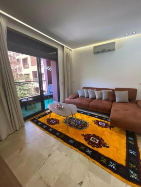Premium Amazigh 2BR Flat - Balcony & Pool Access